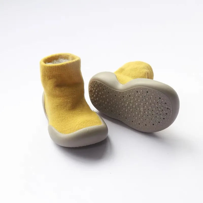 Non-Slip Baby Walking Shoes – Soft Sock-Style Shoes for Boys & Girls (Spring/Autumn)